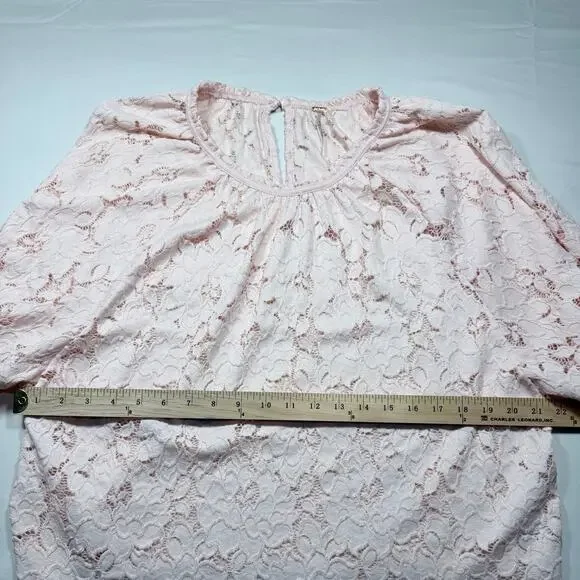 Free People Pink Lace Blouse Top Sz M Sheer Floral Lace Scallop Hem Boho - Picture 5 of 5